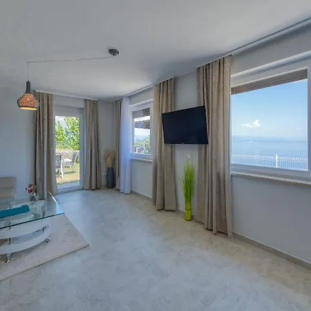 Apartmán La Mer-1 By Interhome Lovran