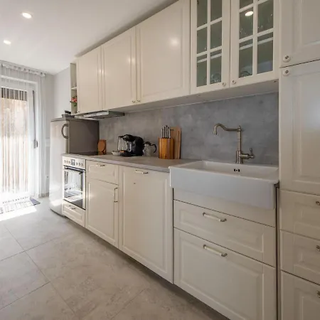 La Mer-1 By Interhome