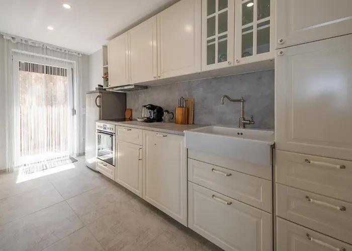 La Mer-1 By Interhome